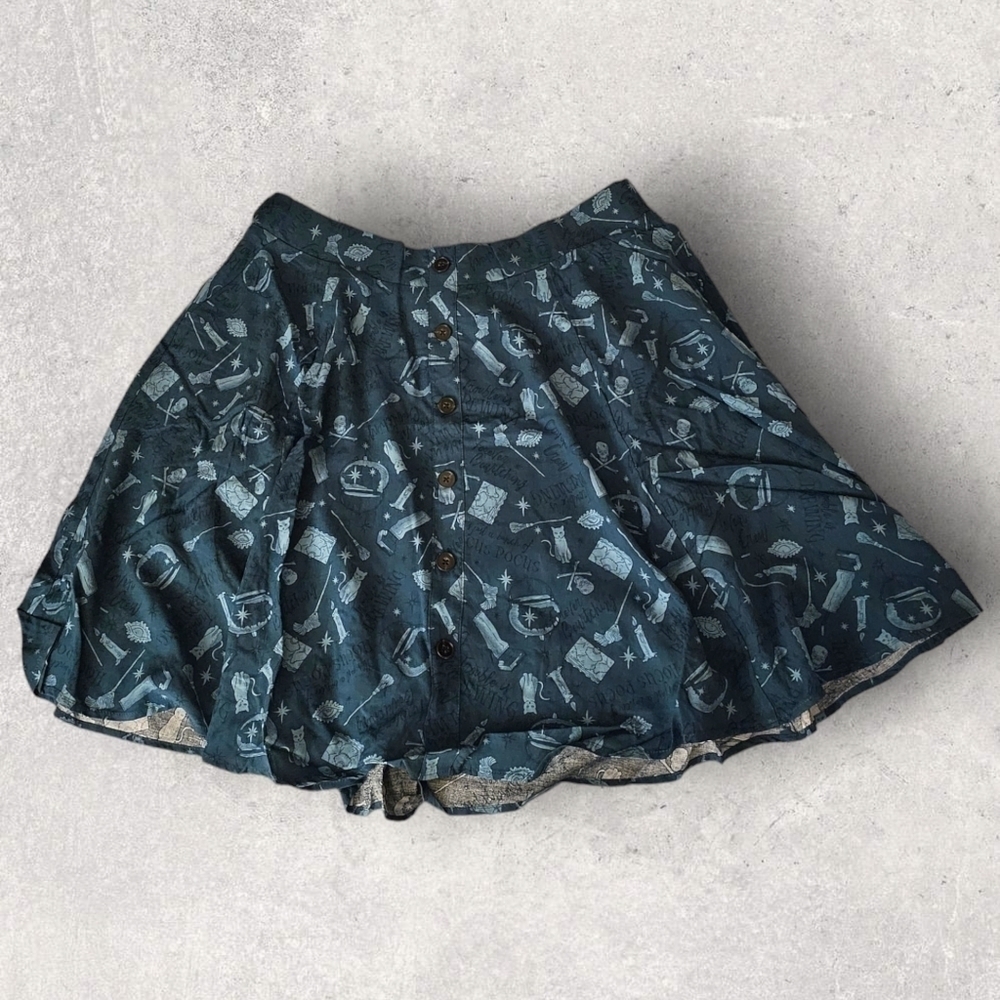 TORRID Disney Hocus Pocus Mini Challis Button Front Skirt dark emerald flowy